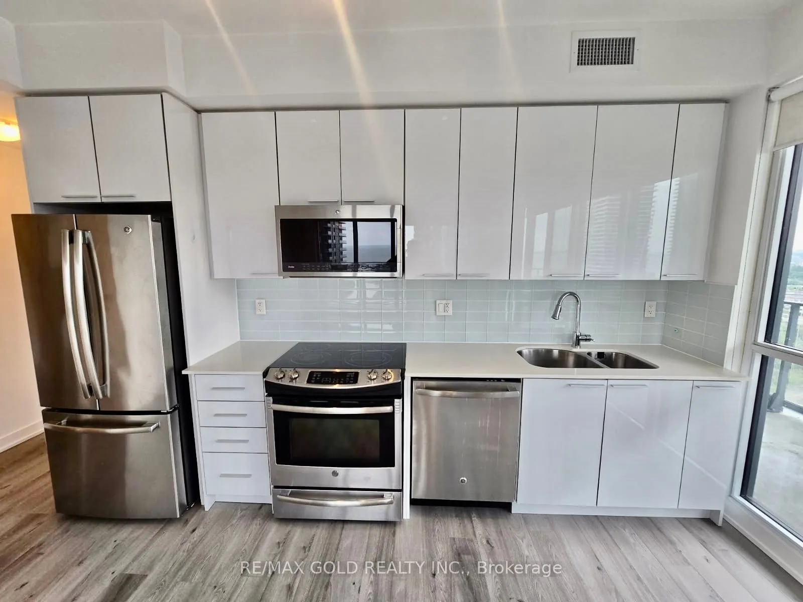 10 Park Lawn Road, #2309
