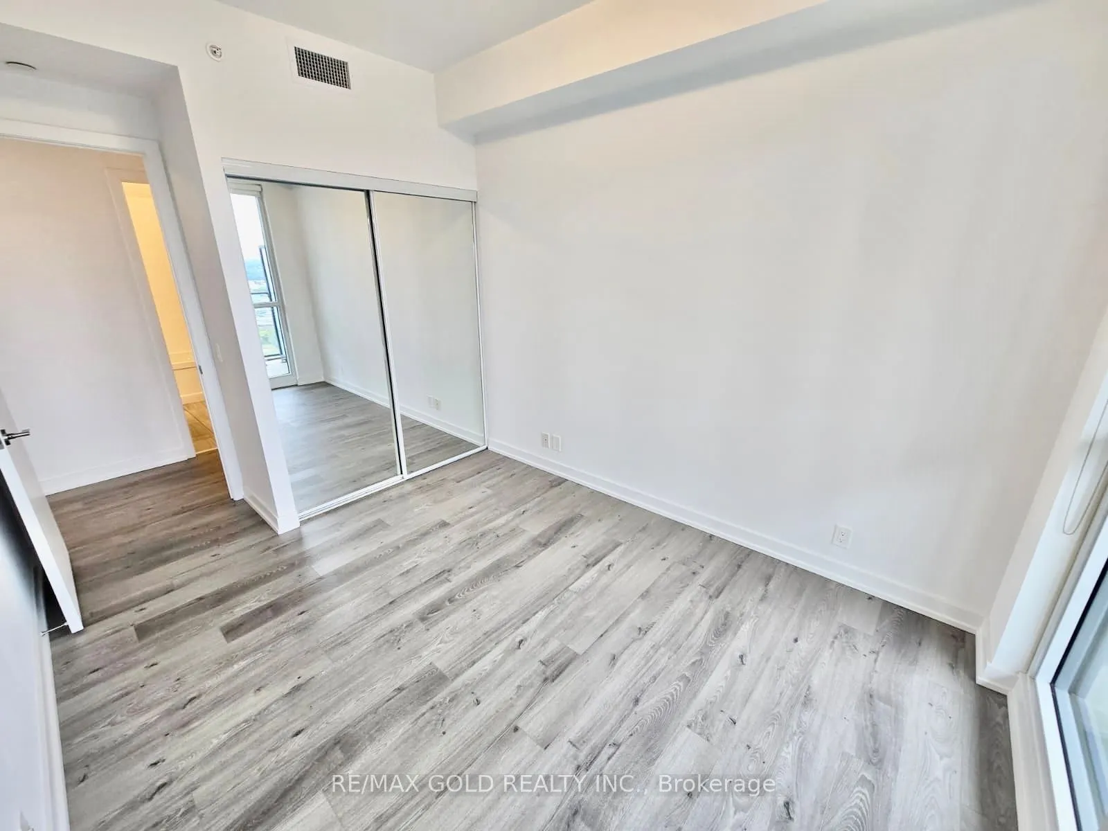 10 Park Lawn Road, #2309