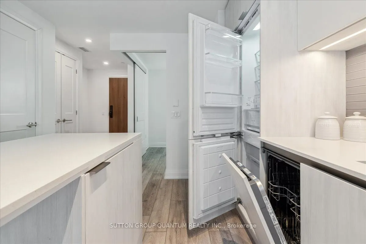 21 Park Street E, #315