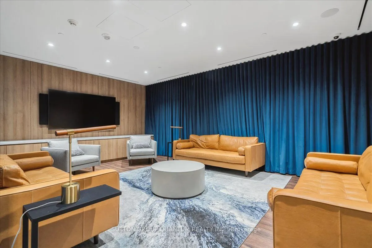 21 Park Street E, #315
