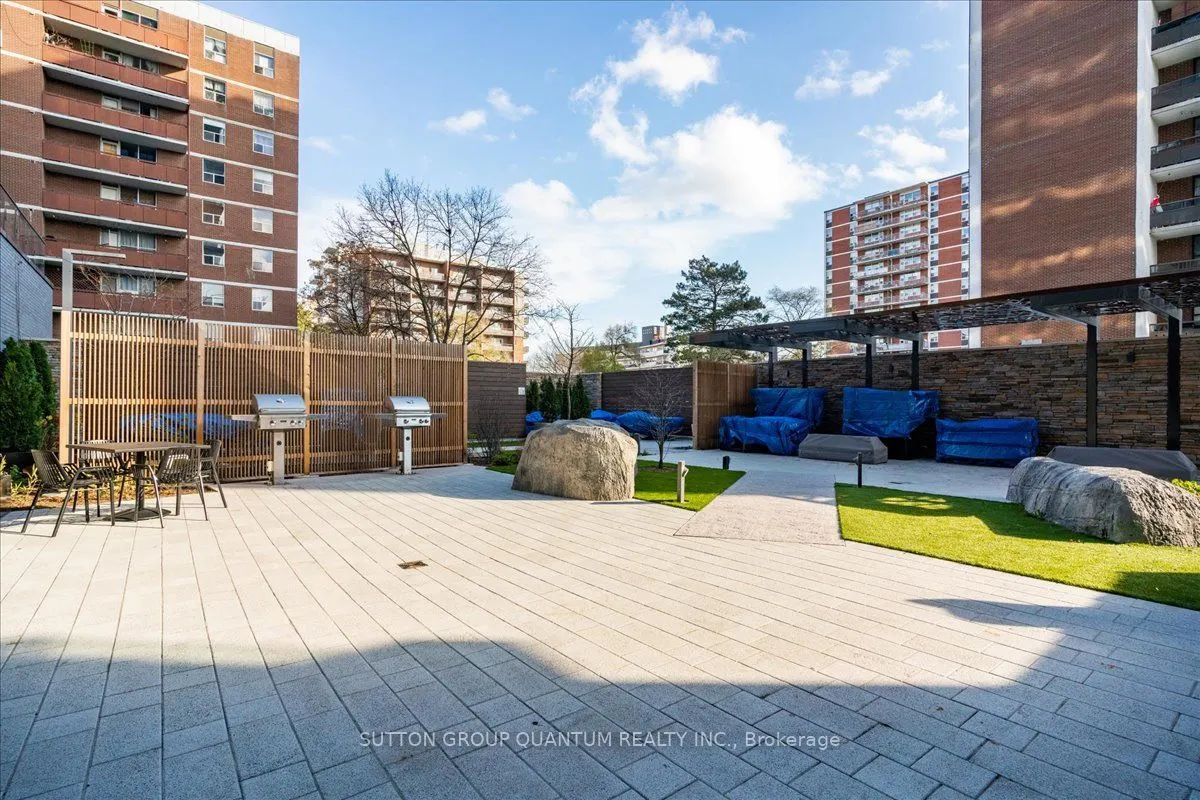 21 Park Street E, #315