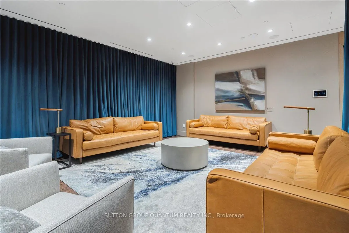 21 Park Street E, #315