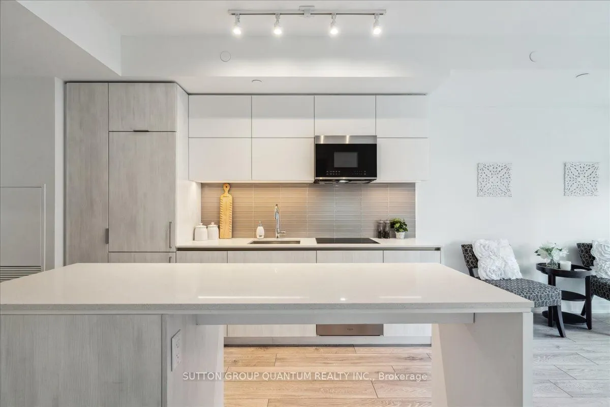 21 Park Street E, #315