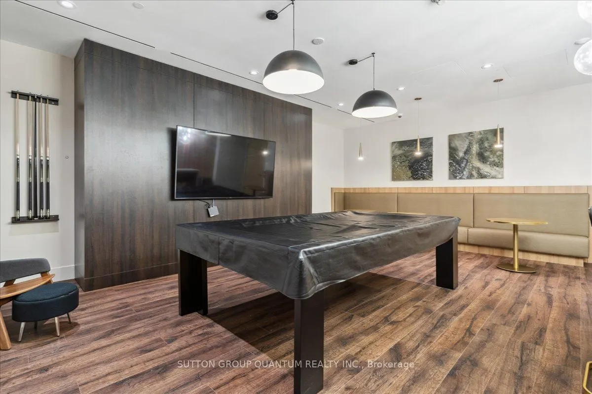 21 Park Street E, #315