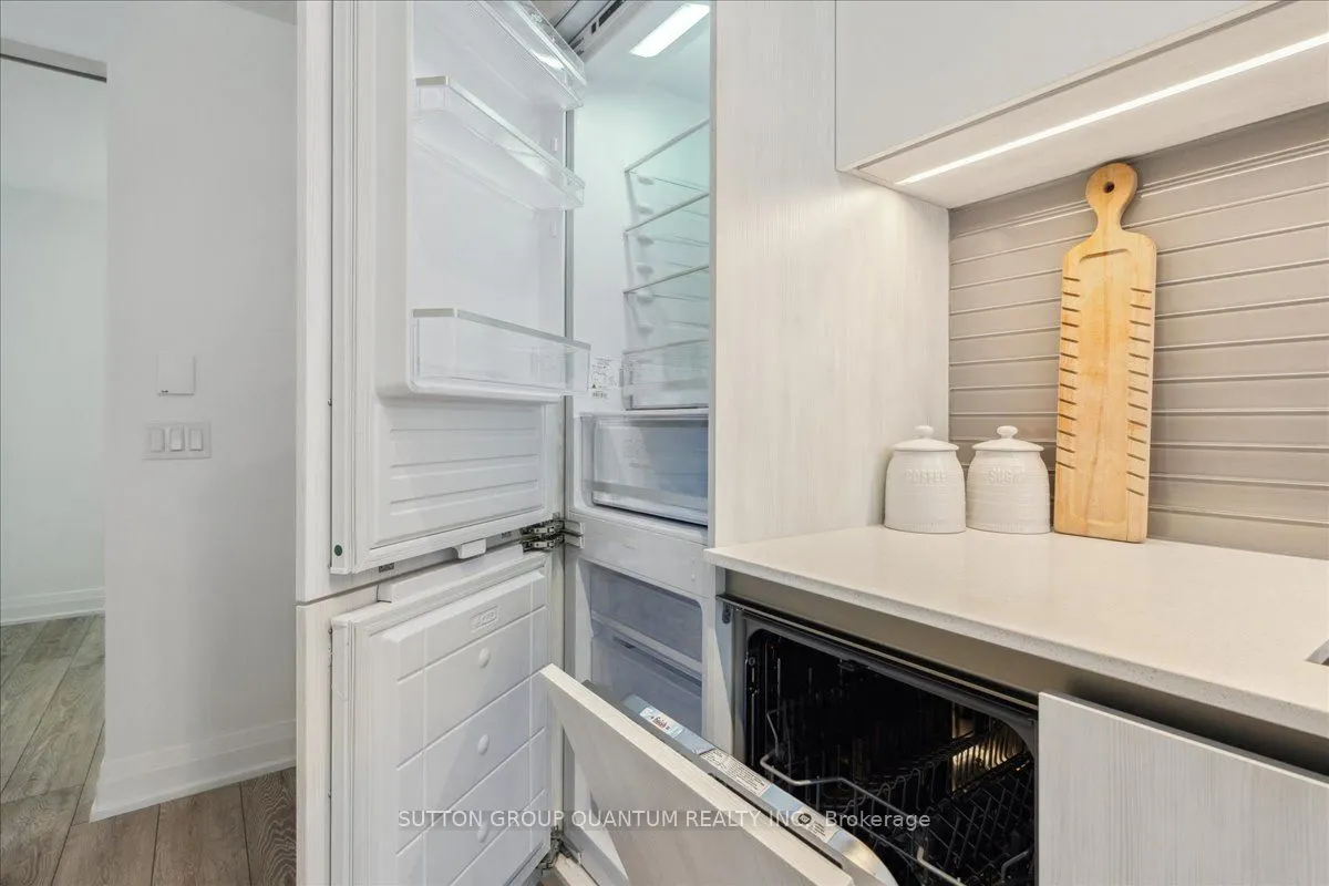 21 Park Street E, #315