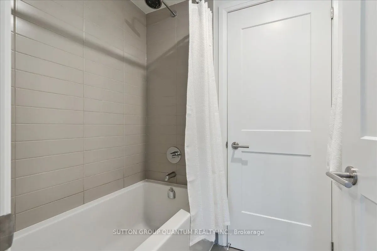 21 Park Street E, #315