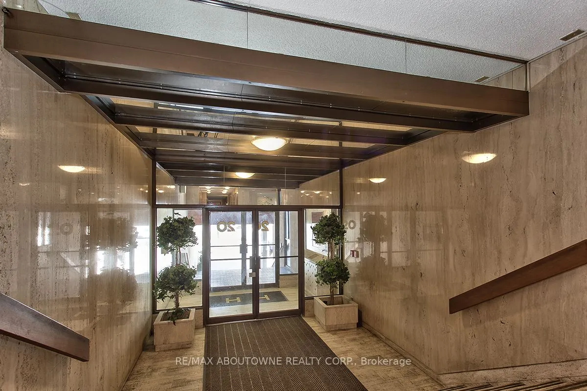20 Speers Road, #903