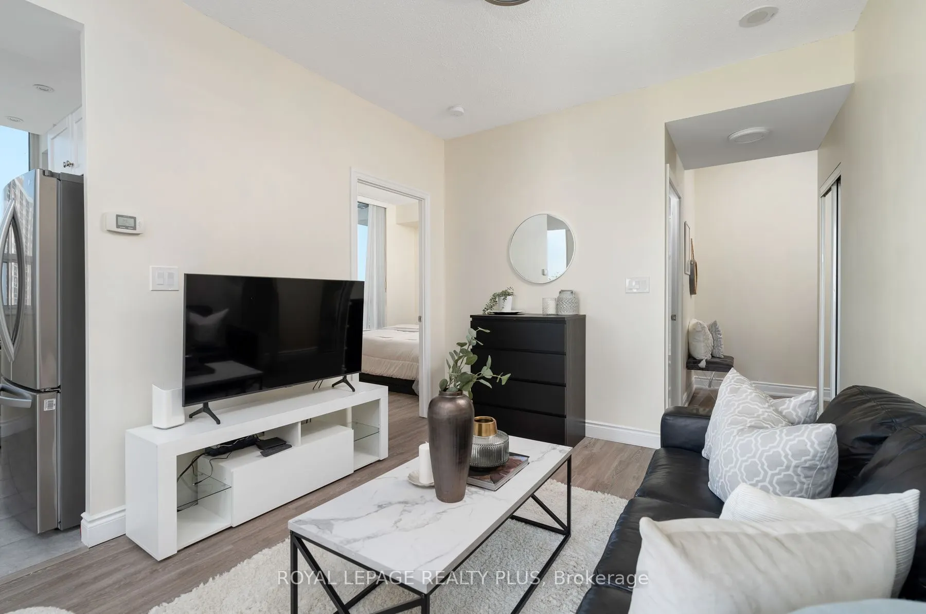 1359 Rathburn Road E, #903