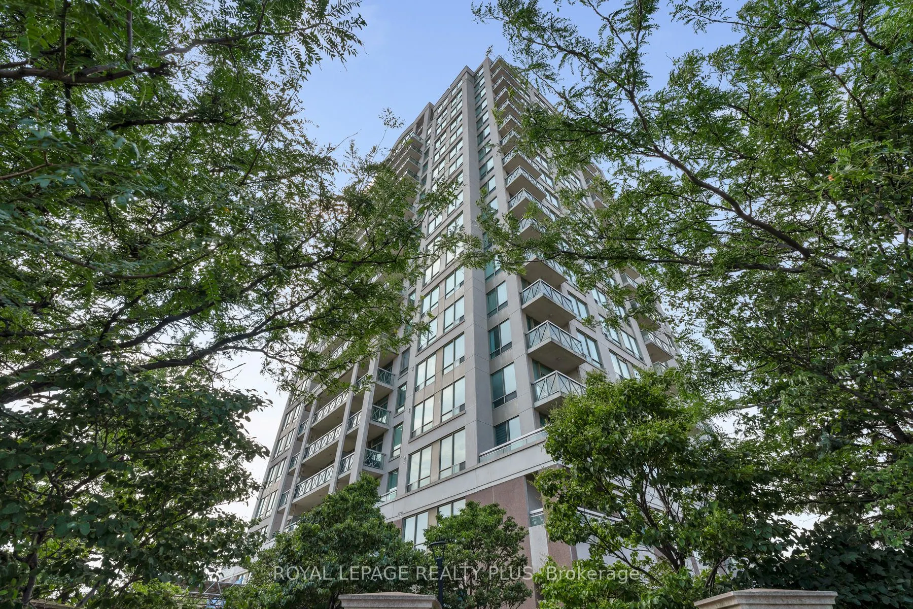 1359 Rathburn Road E, #903