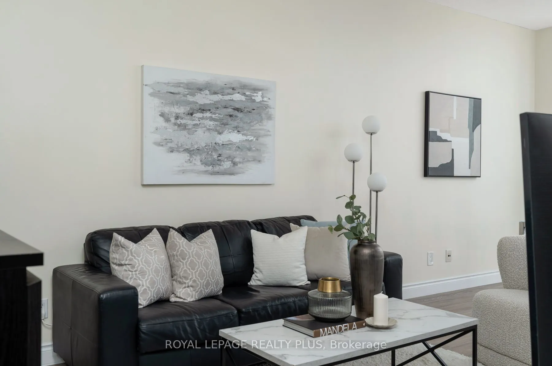 1359 Rathburn Road E, #903