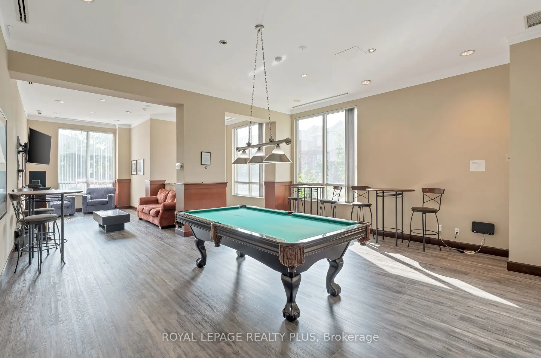 1359 Rathburn Road E, #903