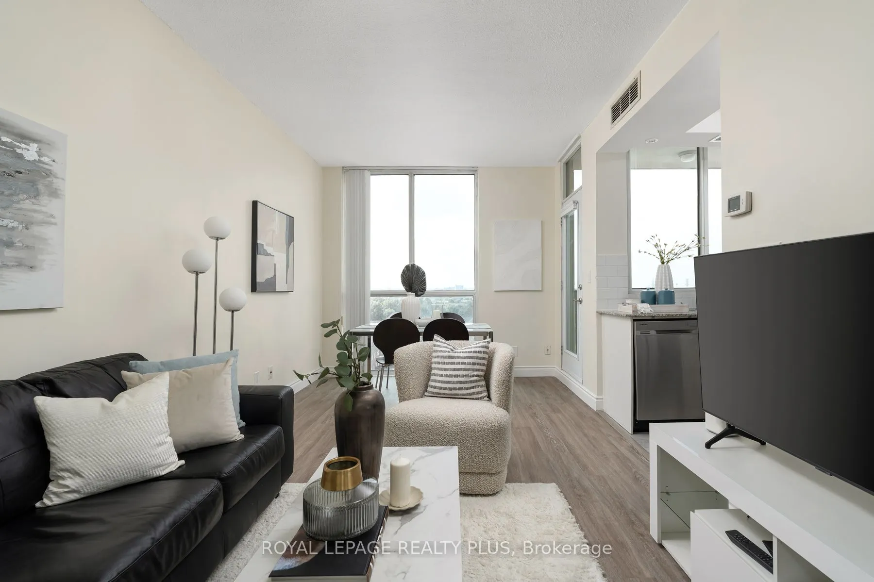 1359 Rathburn Road E, #903