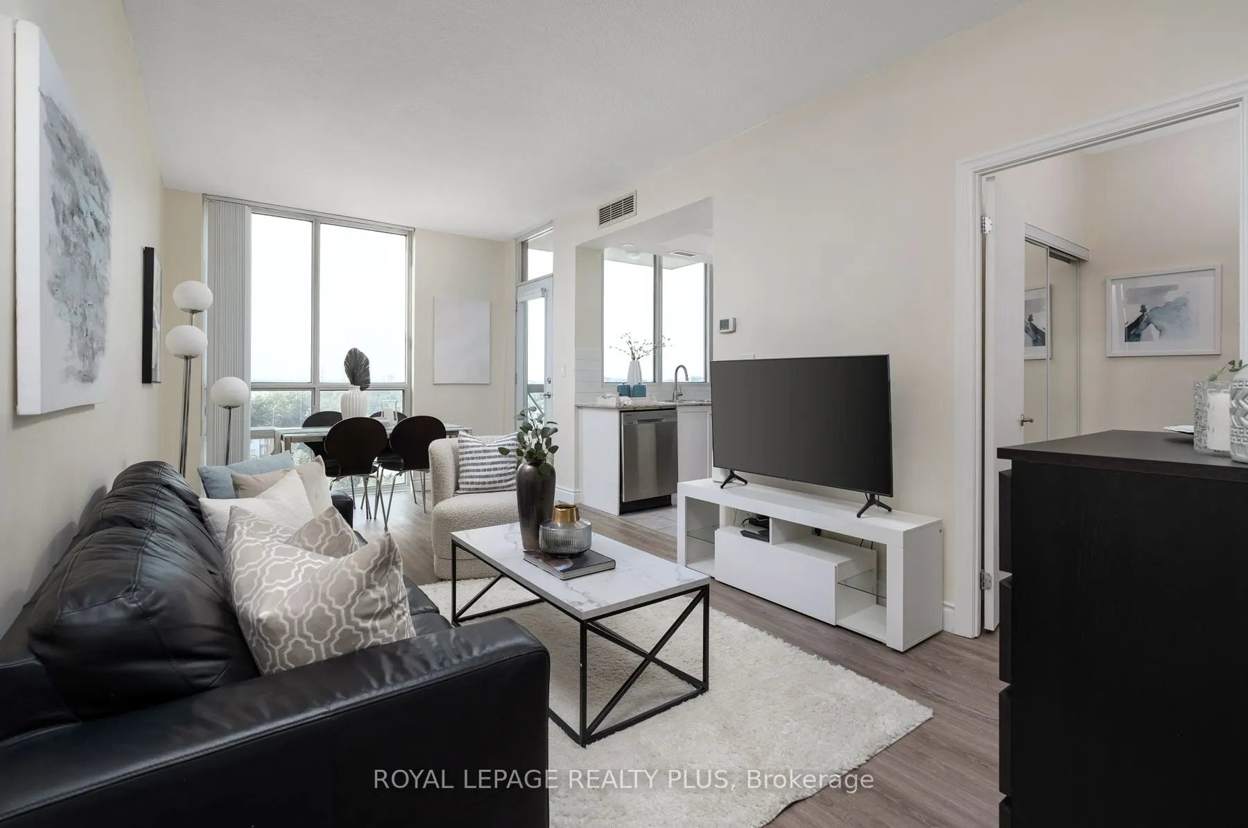 1359 Rathburn Road E, #903