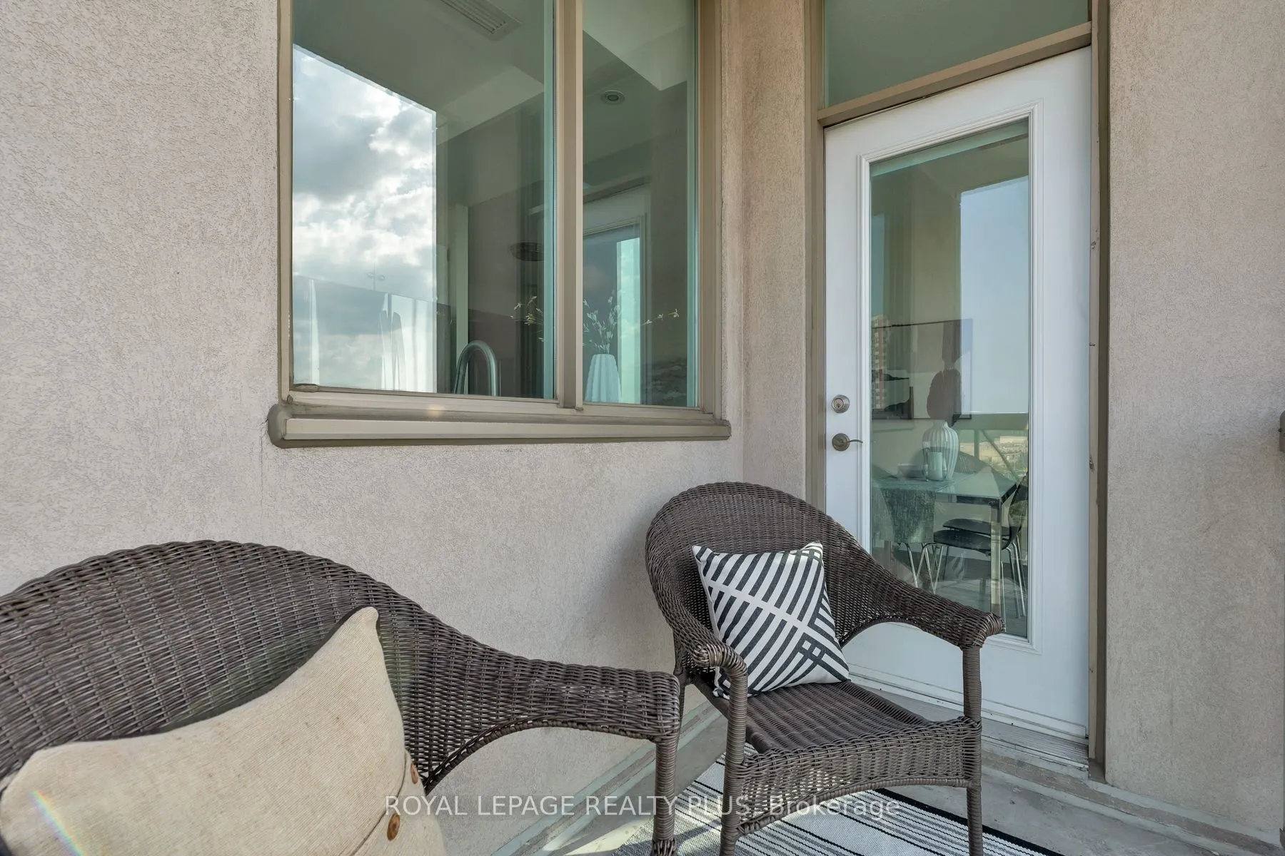 1359 Rathburn Road E, #903