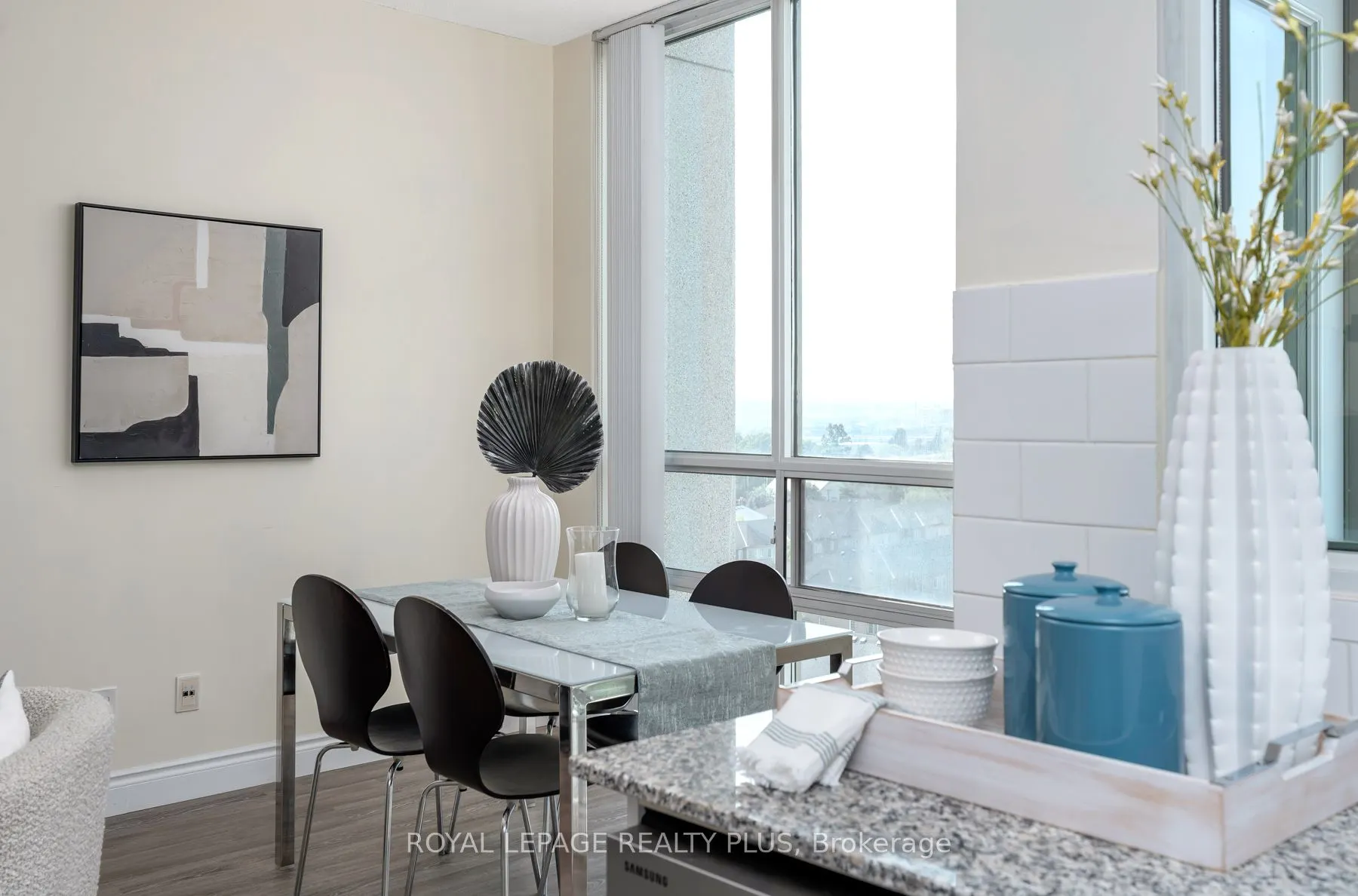 1359 Rathburn Road E, #903