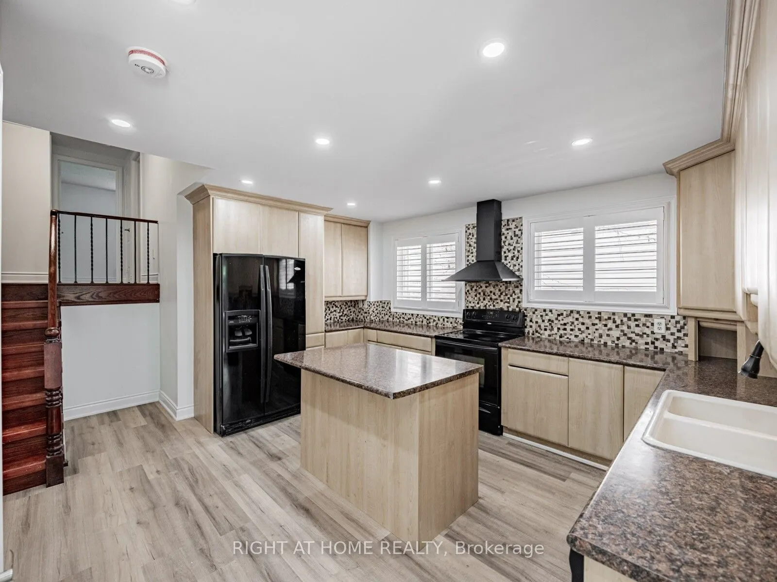 838 Merritt Drive, #Upper Unit
