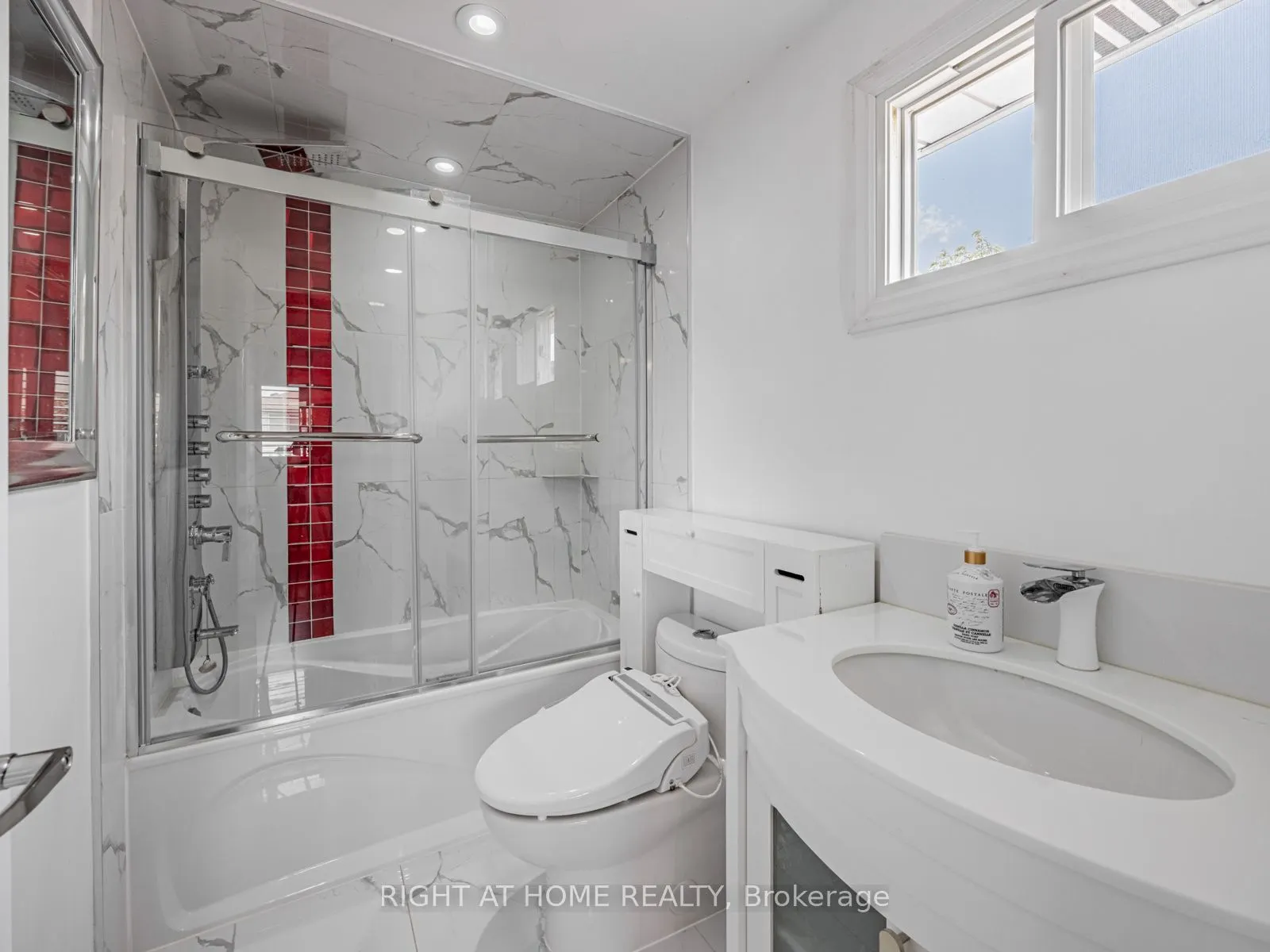 838 Merritt Drive, #Upper Unit