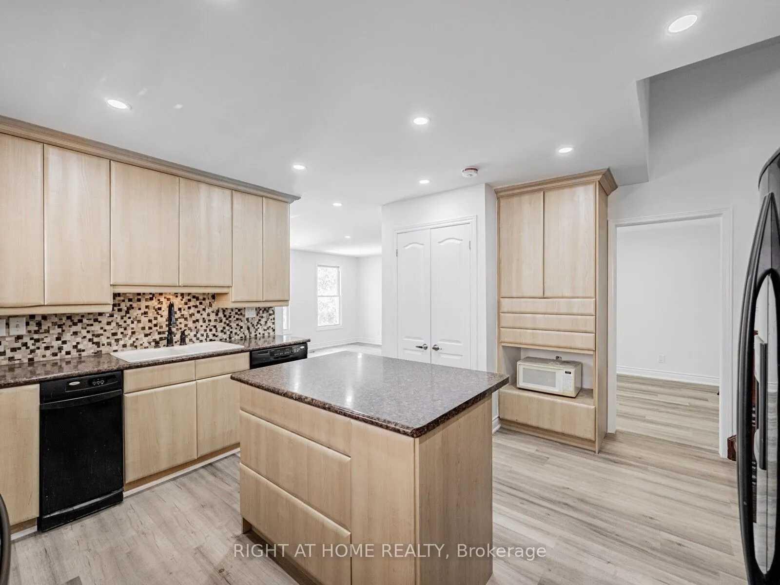 838 Merritt Drive, #Upper Unit