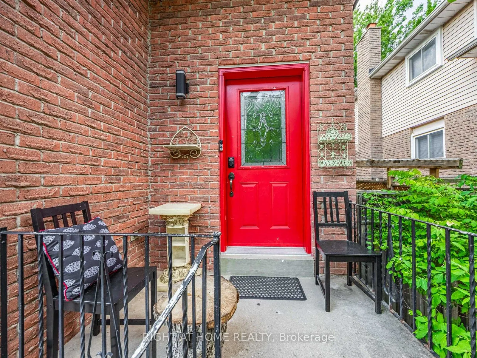 838 Merritt Drive, #Upper Unit