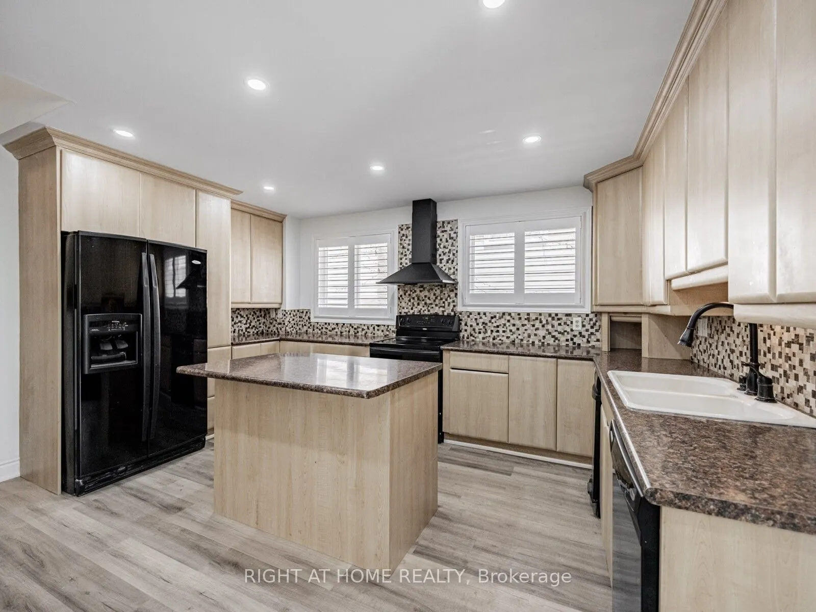 838 Merritt Drive, #Upper Unit