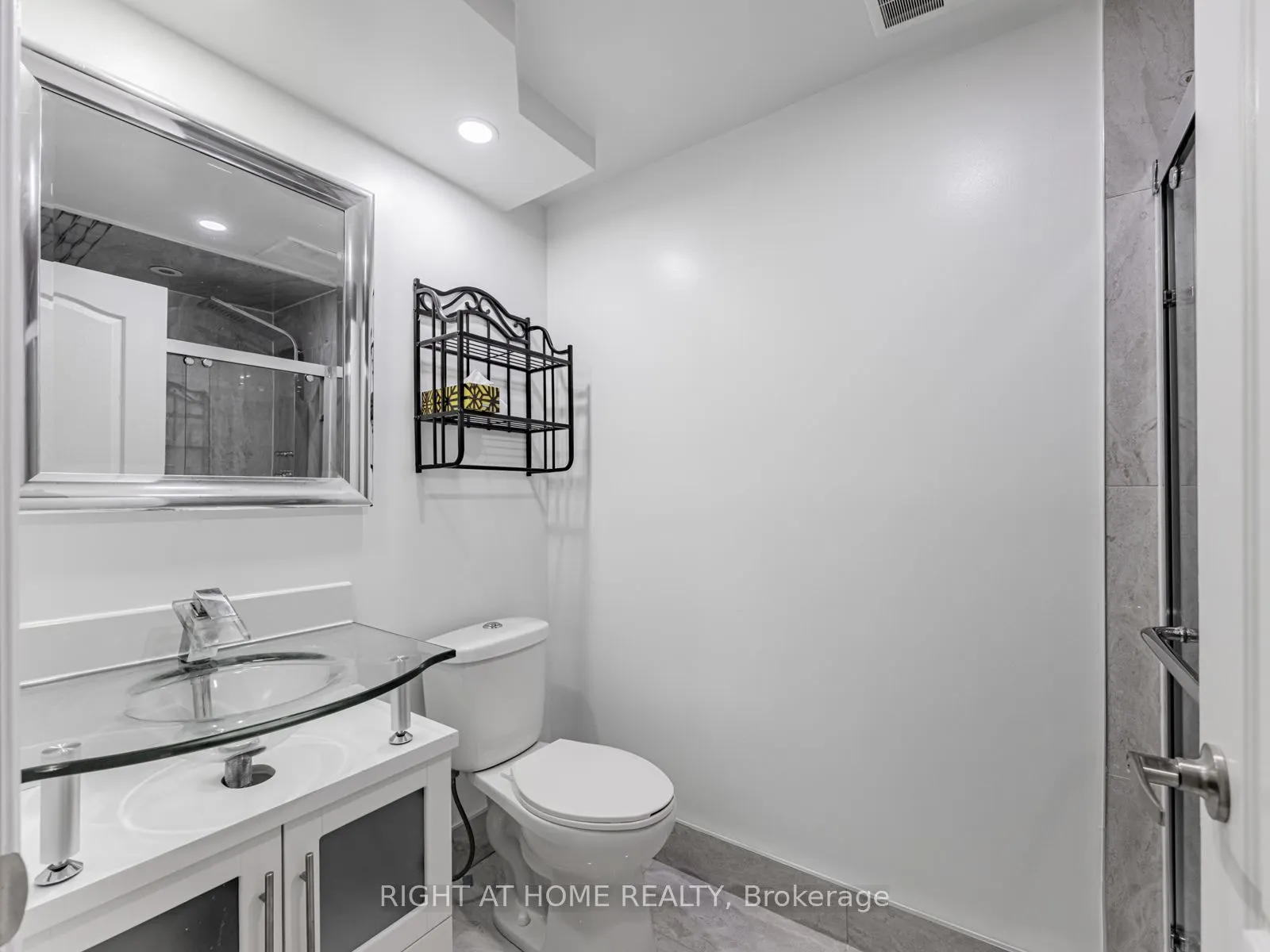 838 Merritt Drive, #Upper Unit