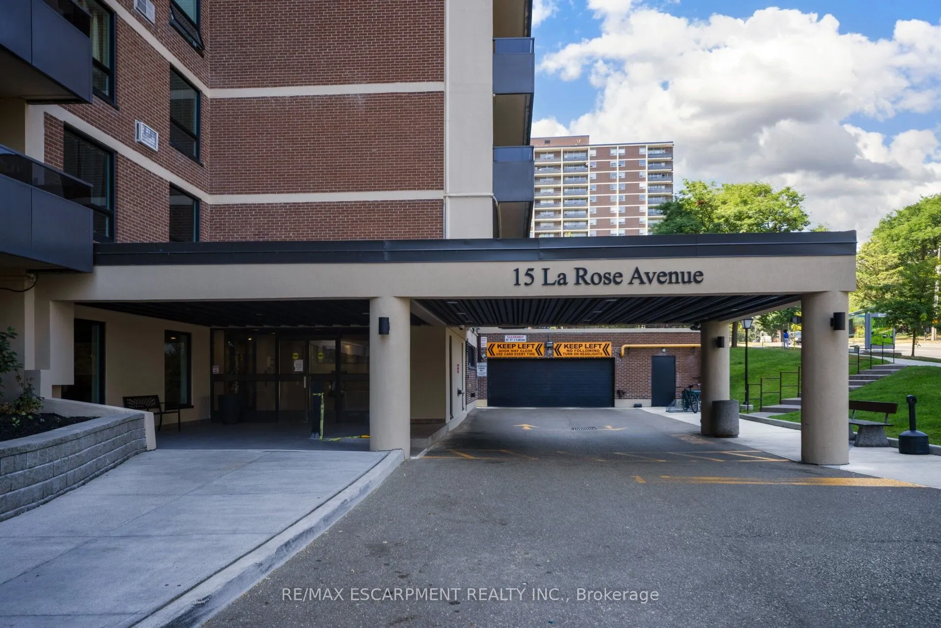 15 La Rose Avenue, #1403