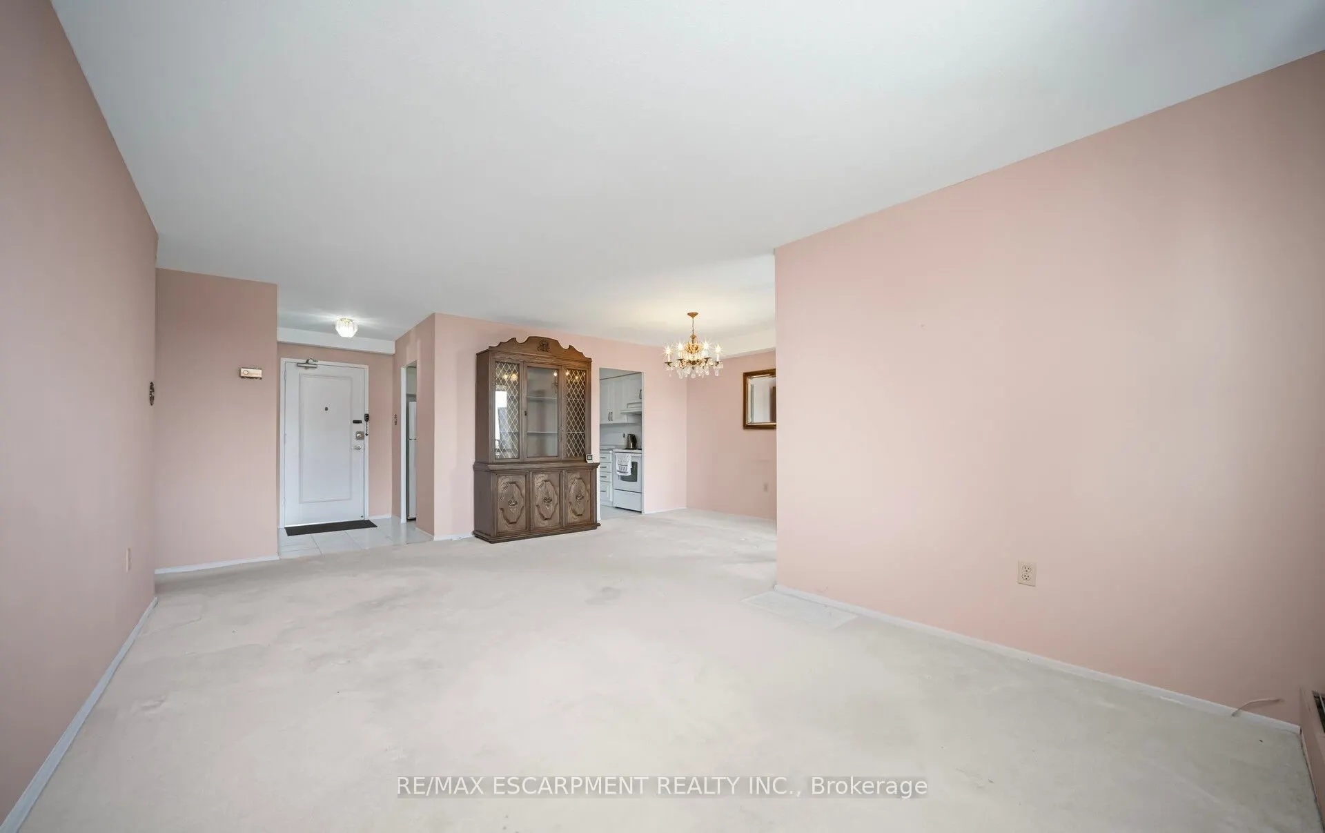15 La Rose Avenue, #1403