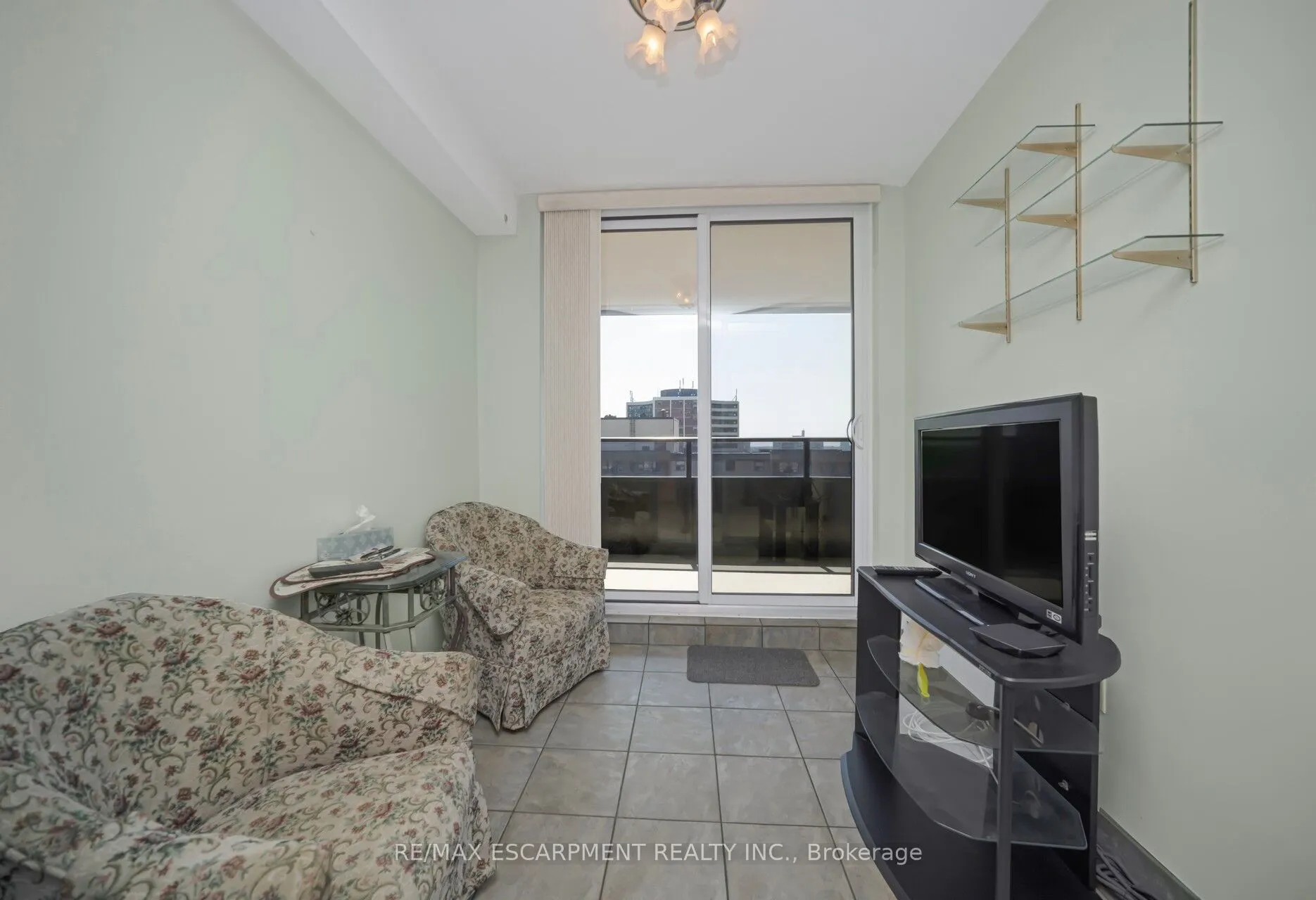 15 La Rose Avenue, #1403