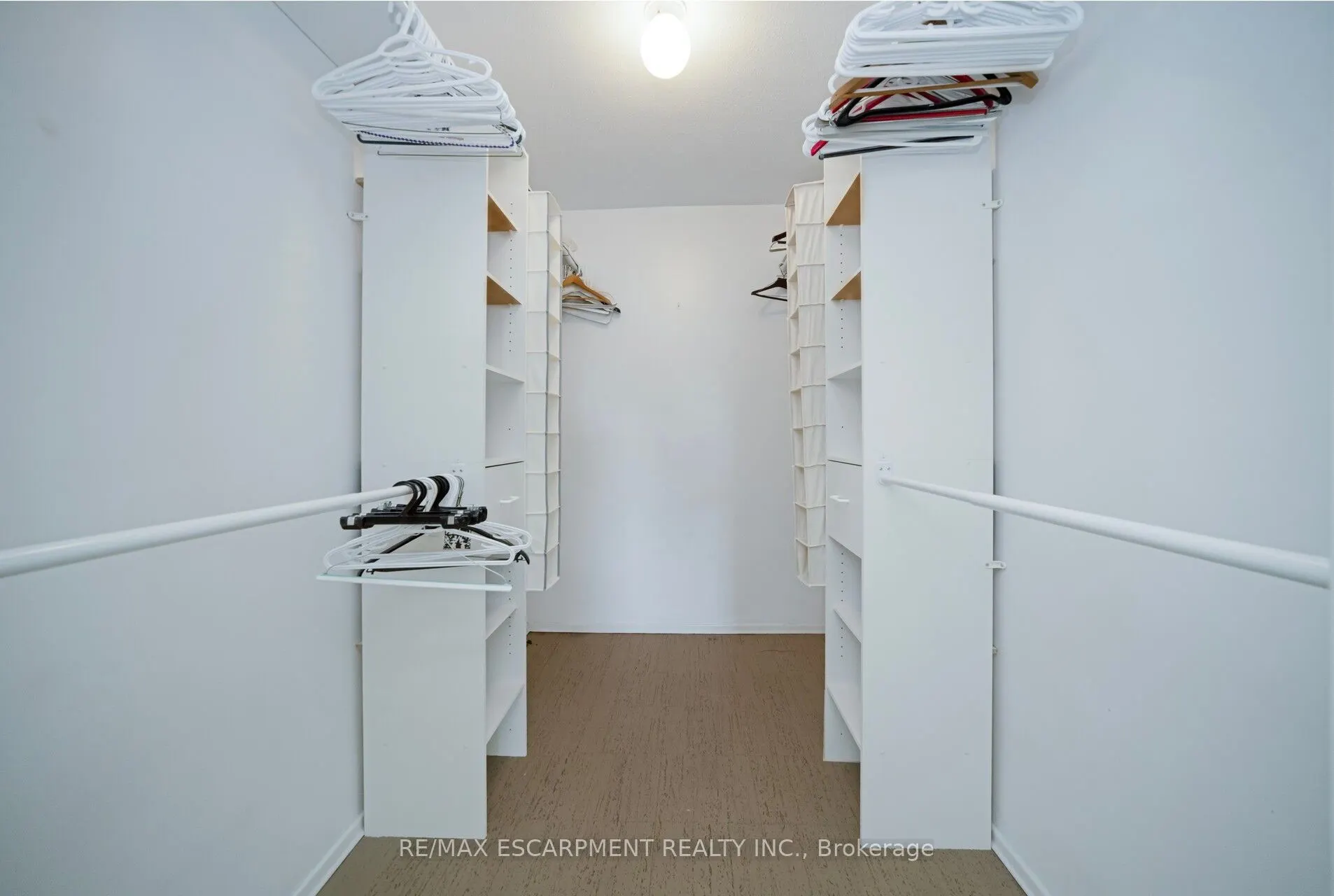 15 La Rose Avenue, #1403