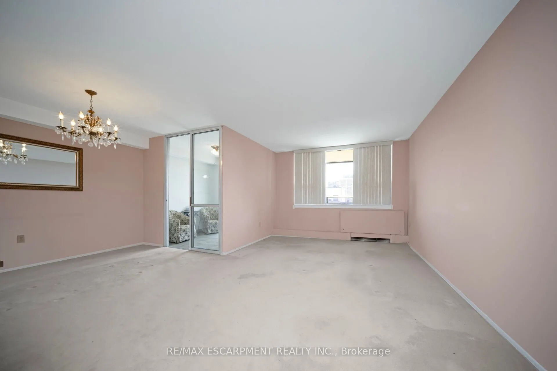 15 La Rose Avenue, #1403
