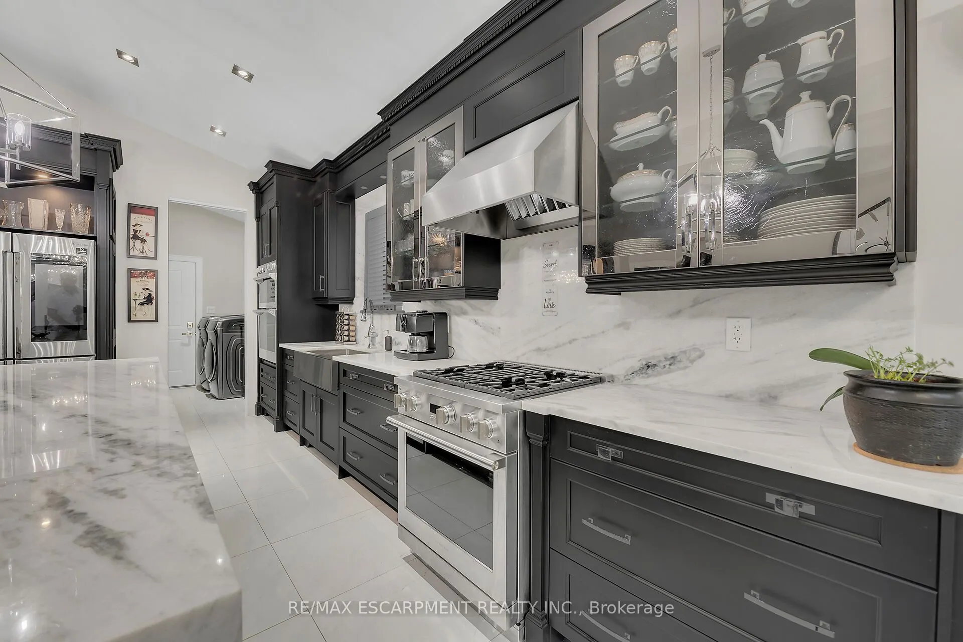 1048 Dovercourt Avenue