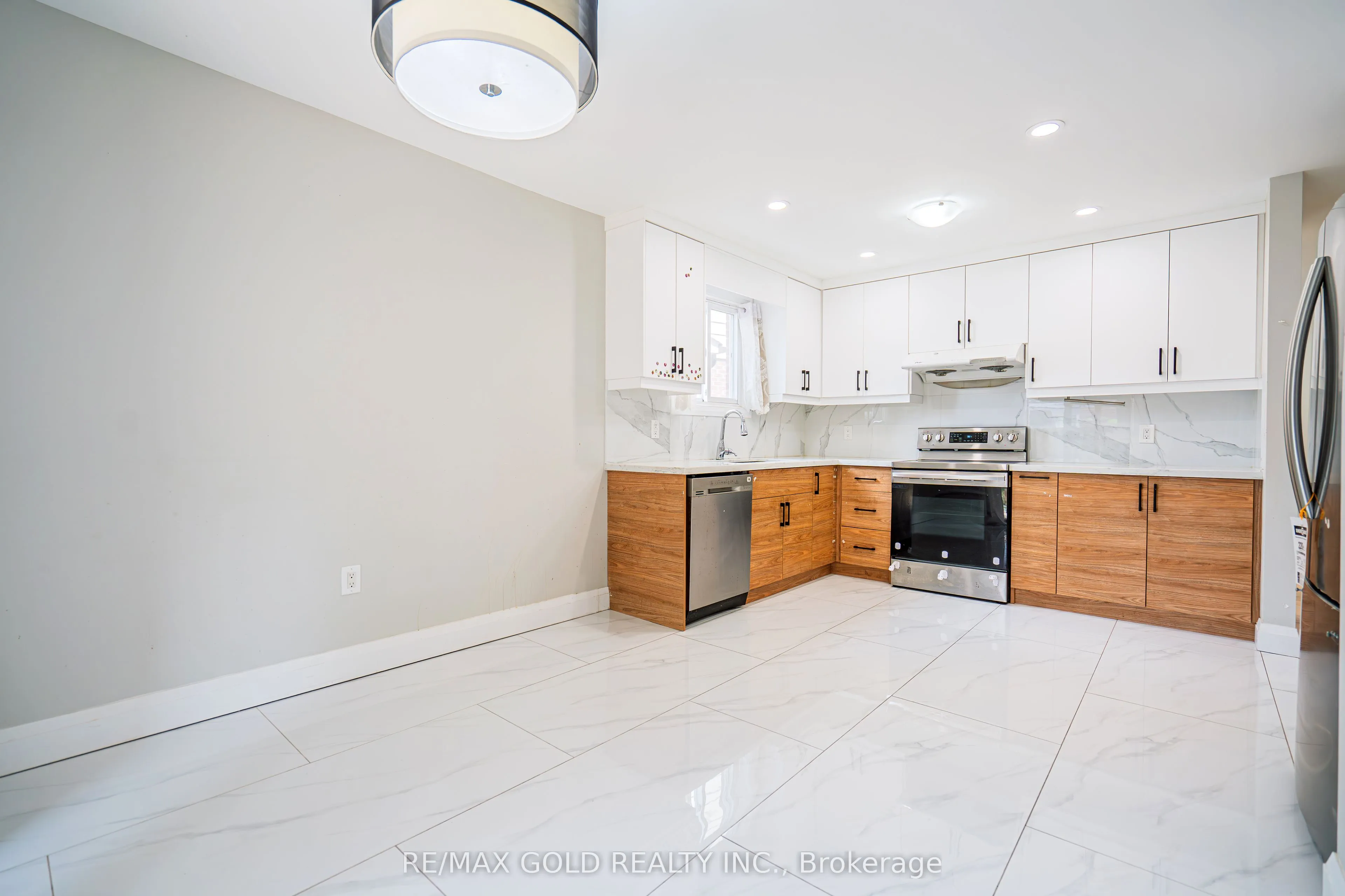 4032 Teakwood Drive
