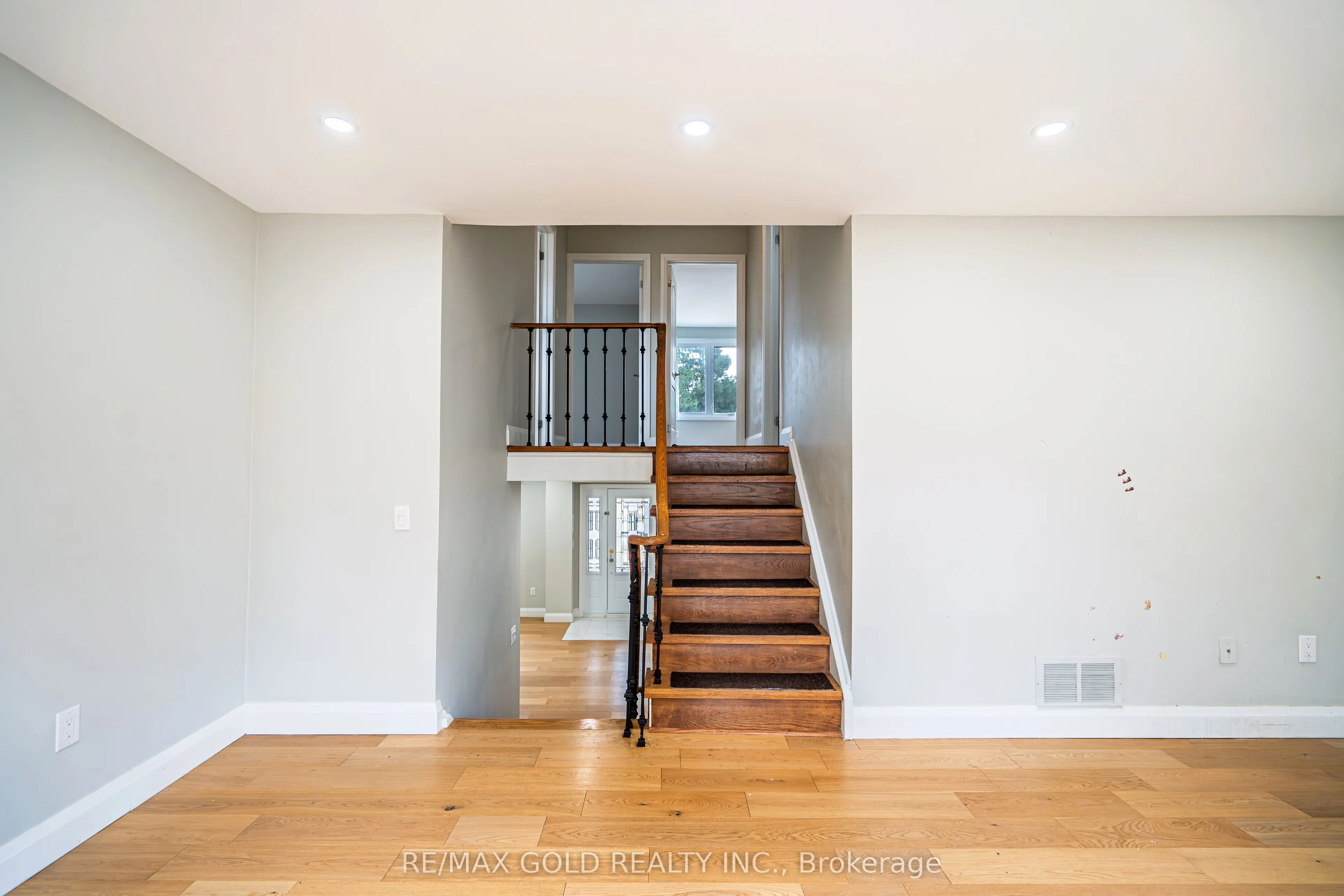 4032 Teakwood Drive