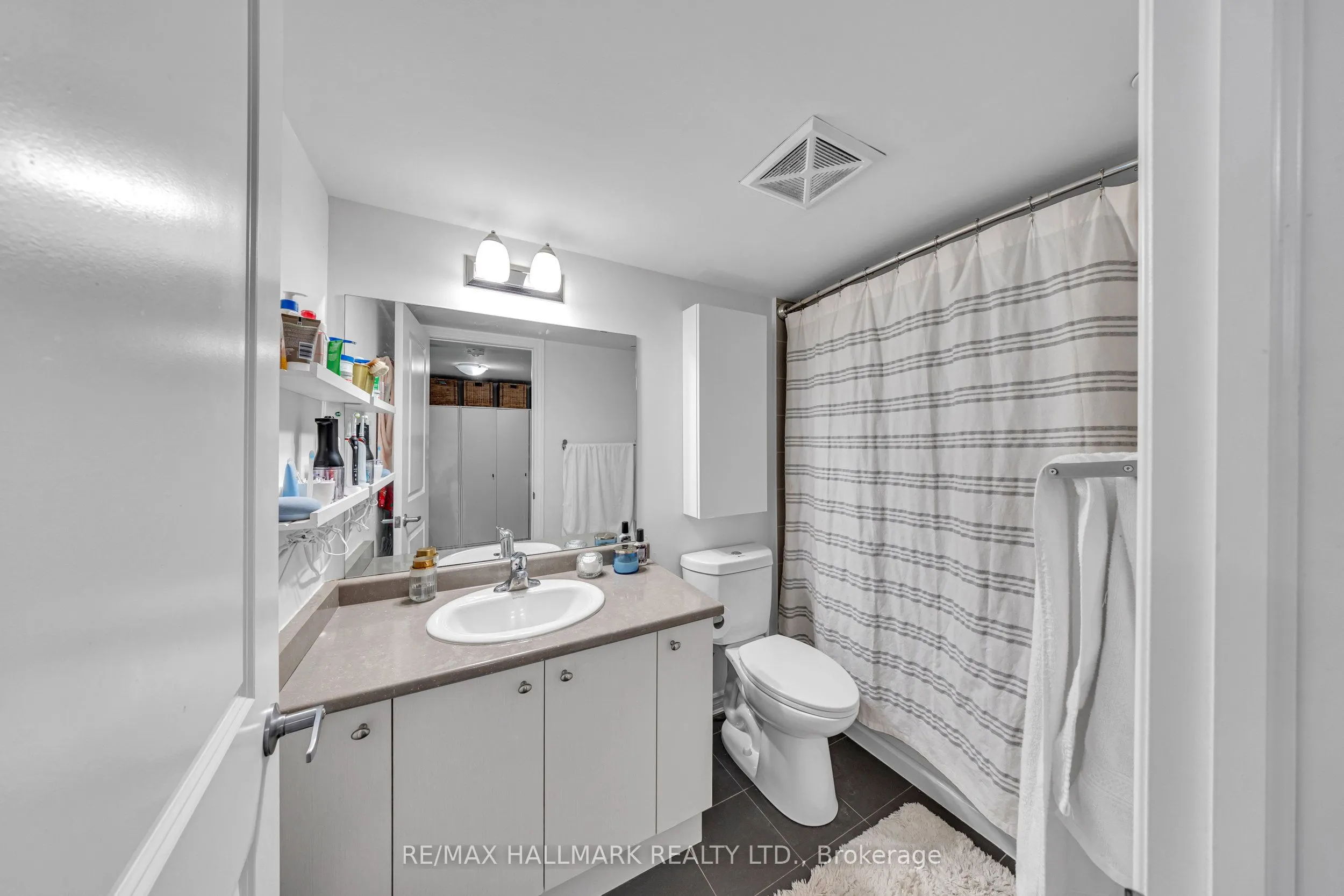 85 Eastwood Park Gardens, #16