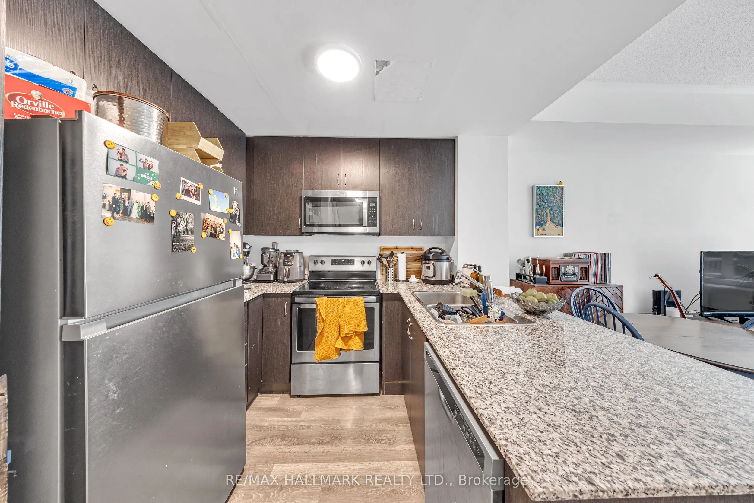 85 Eastwood Park Gardens, #16