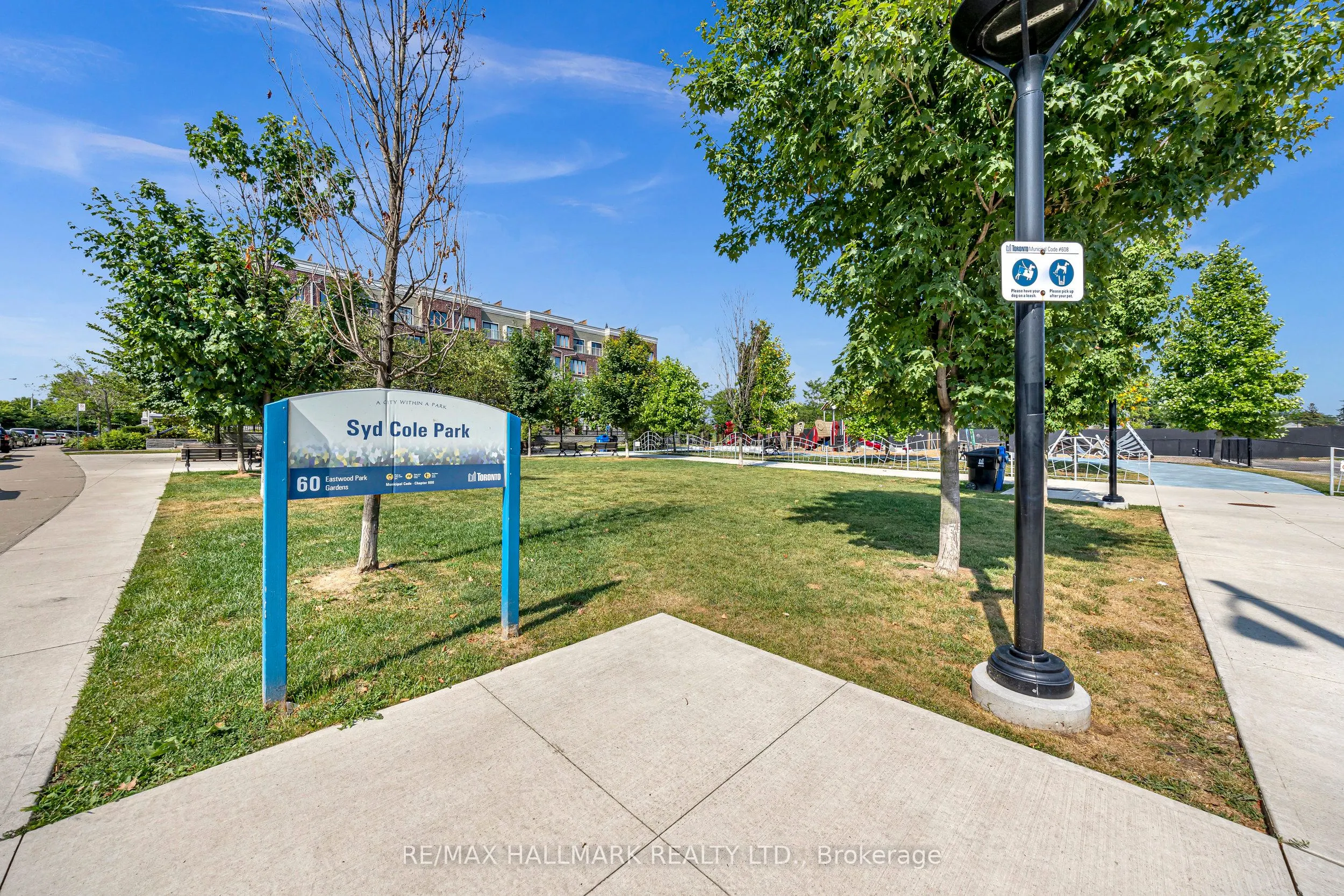85 Eastwood Park Gardens, #16