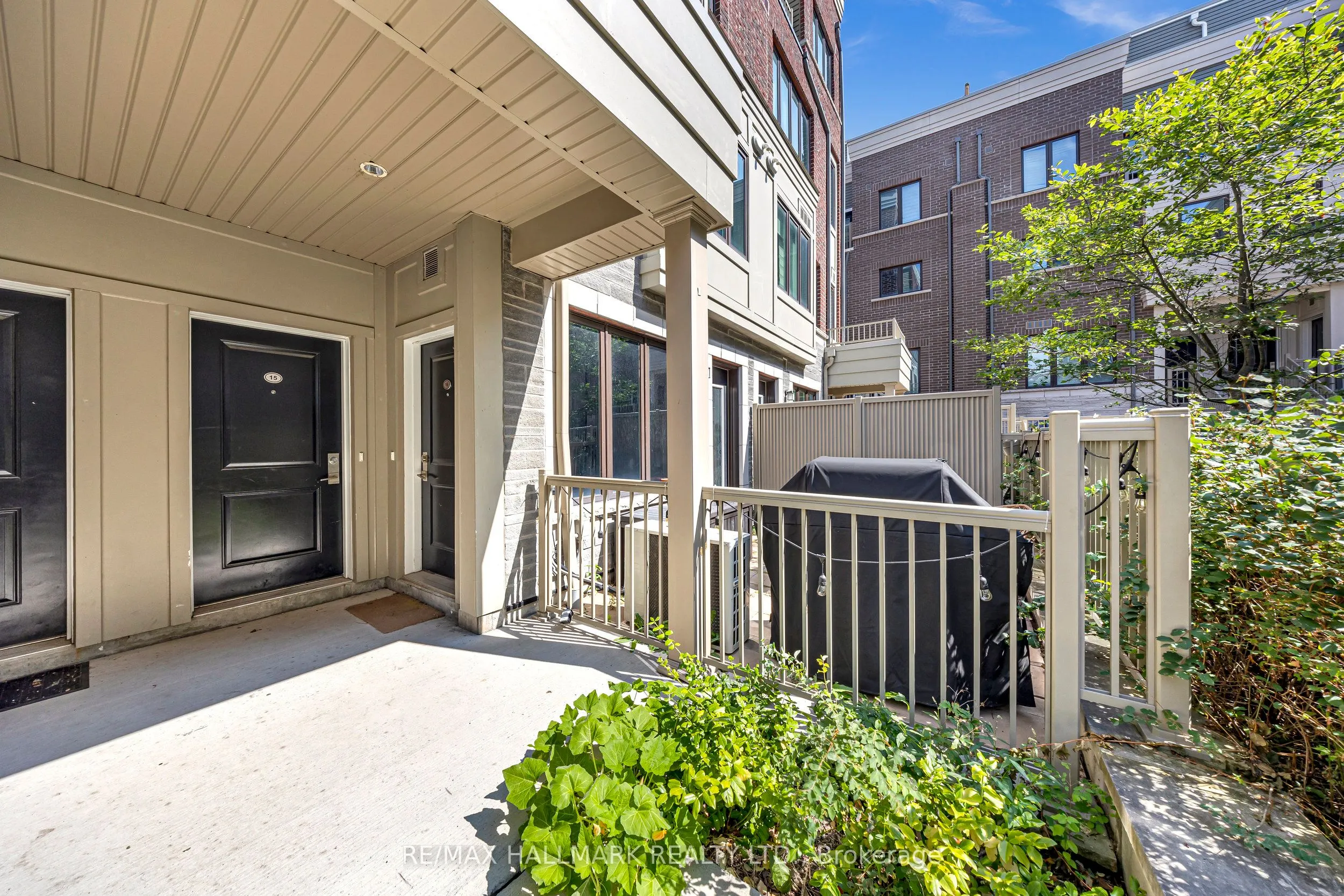 85 Eastwood Park Gardens, #16