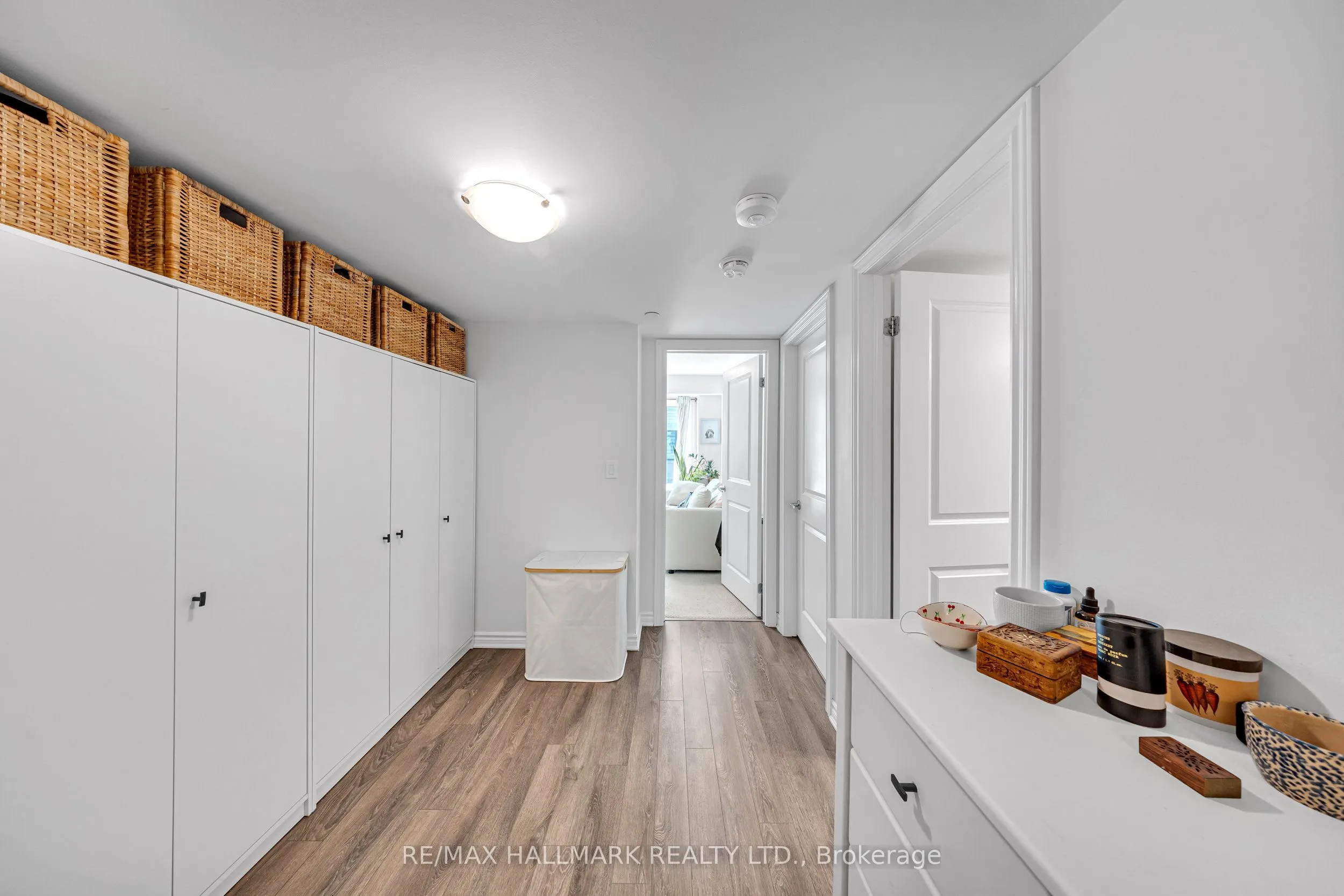 85 Eastwood Park Gardens, #16