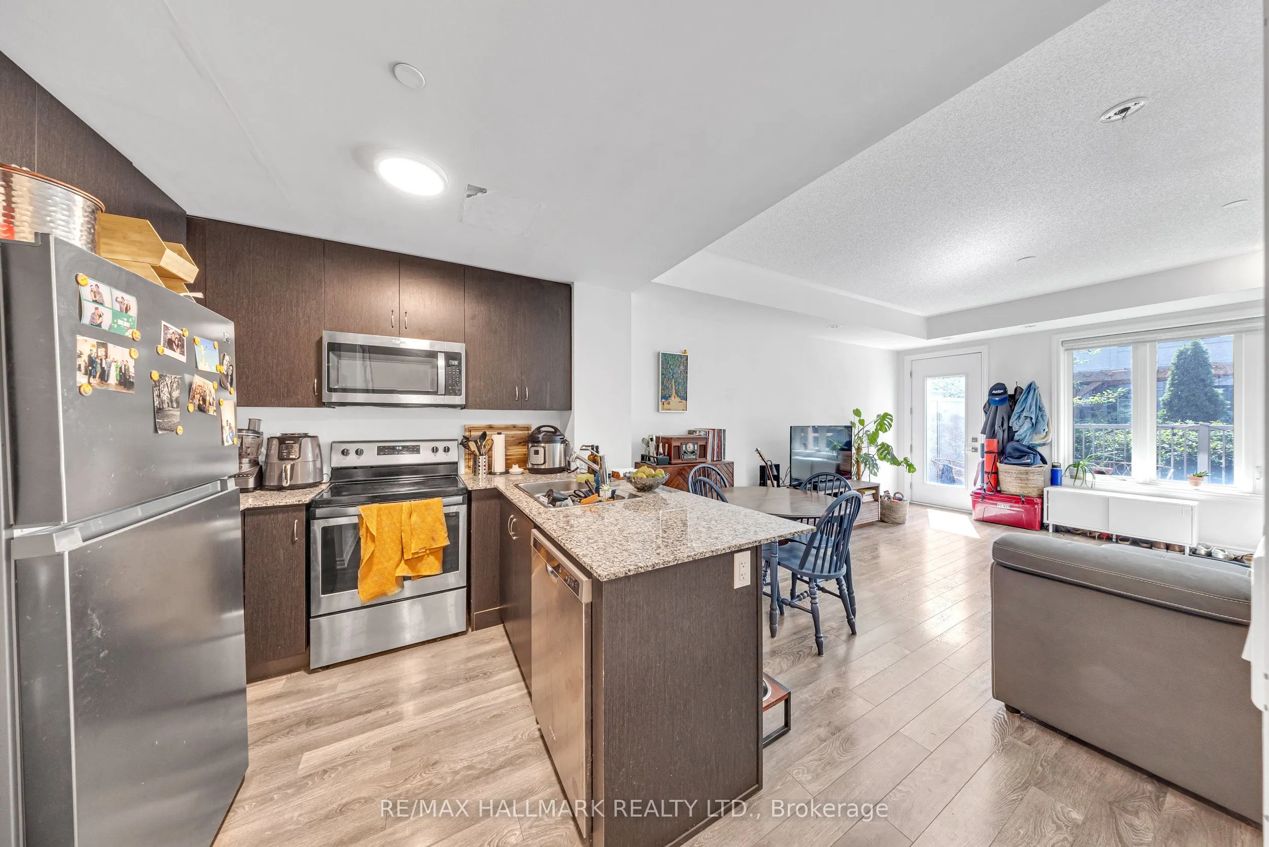 85 Eastwood Park Gardens, #16