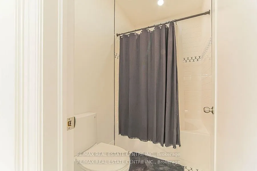1 Hawthorn Crescent