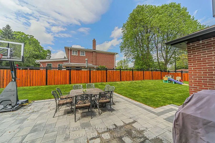 1 Hawthorn Crescent