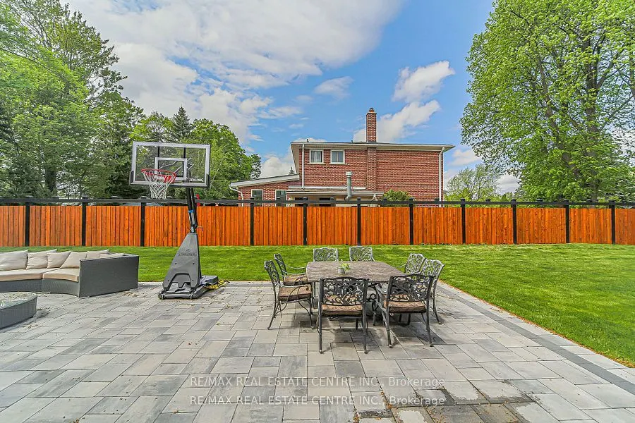 1 Hawthorn Crescent