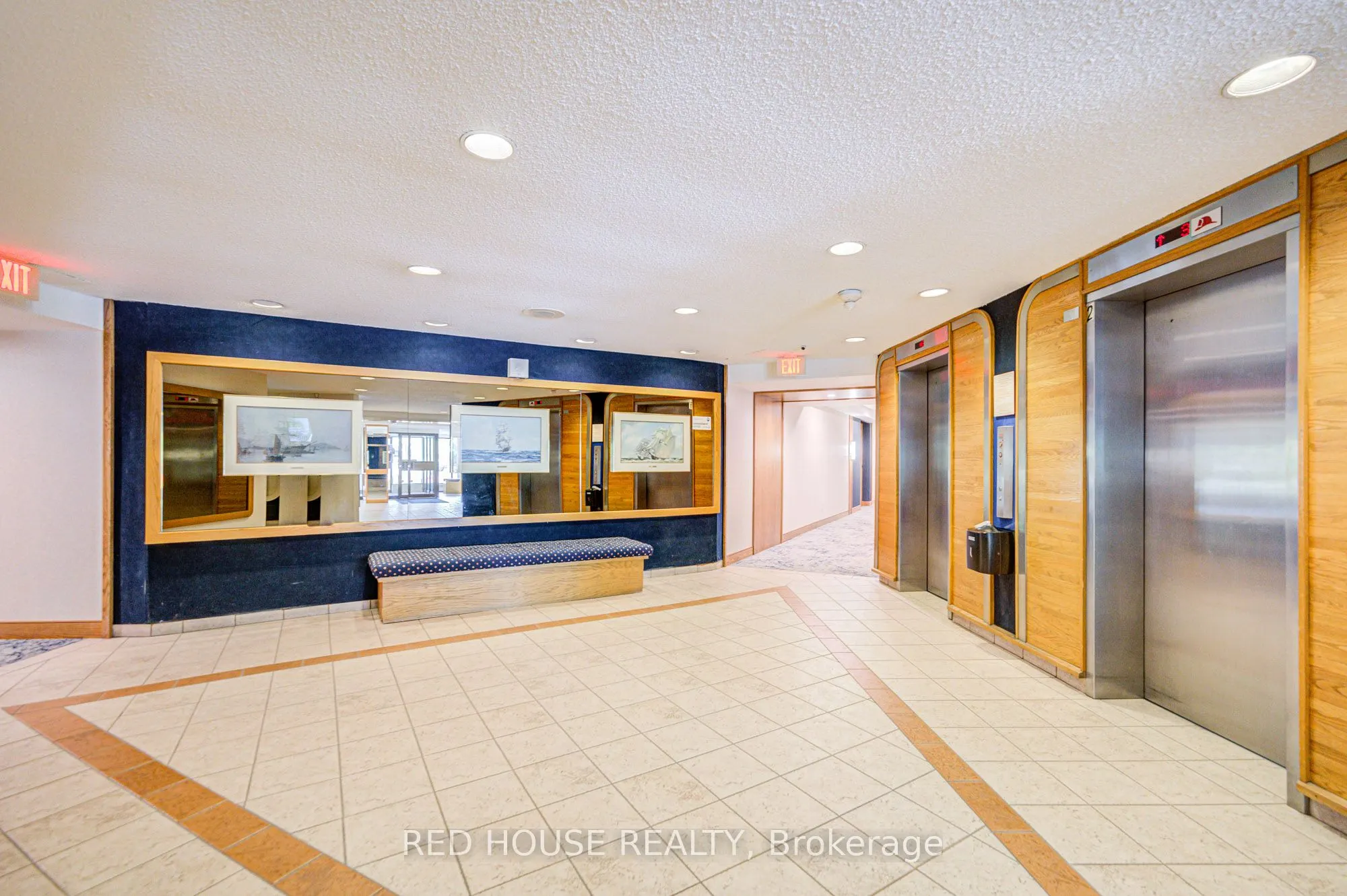 5250 Lakeshore Road, #809