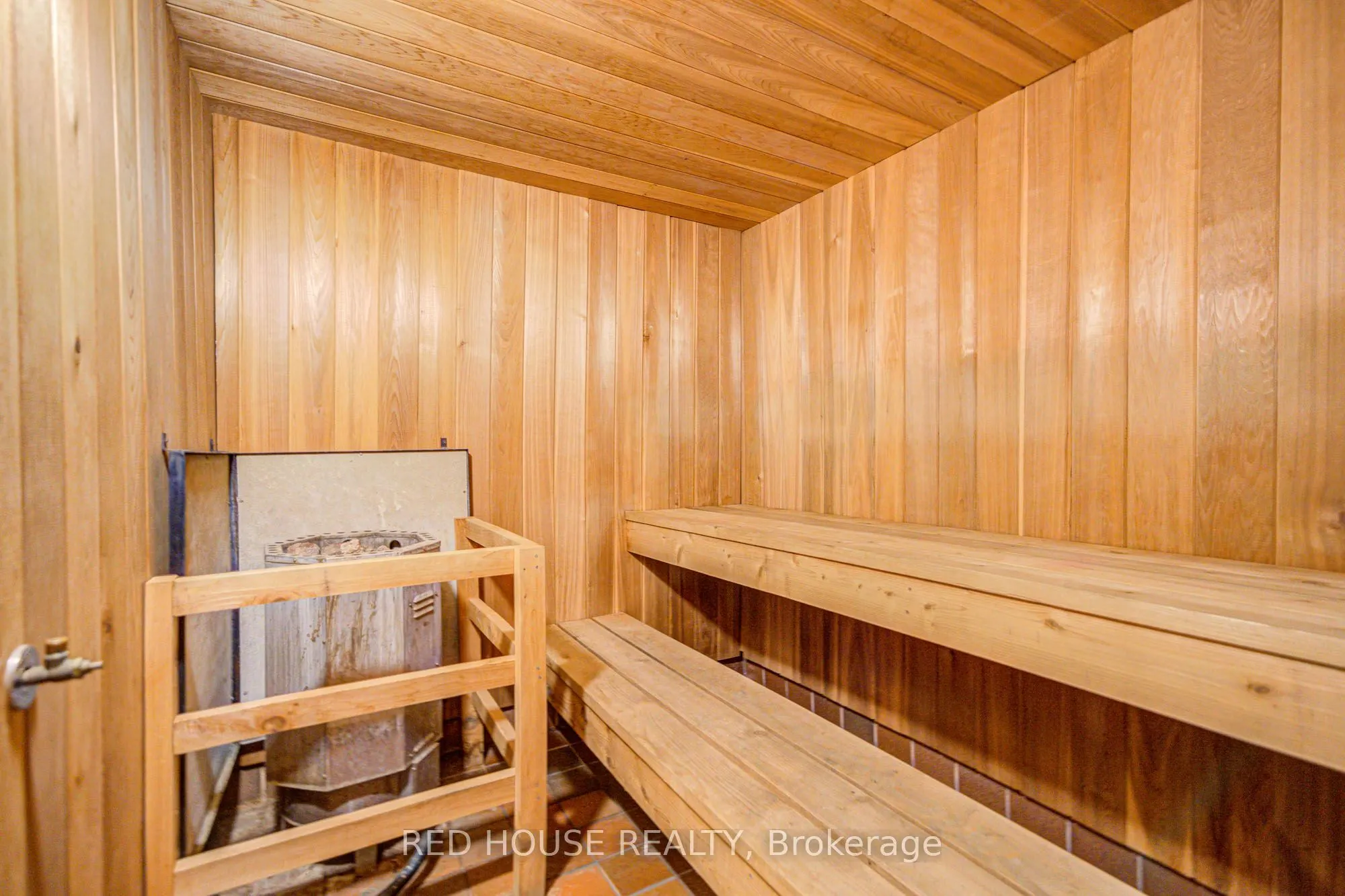 5250 Lakeshore Road, #809
