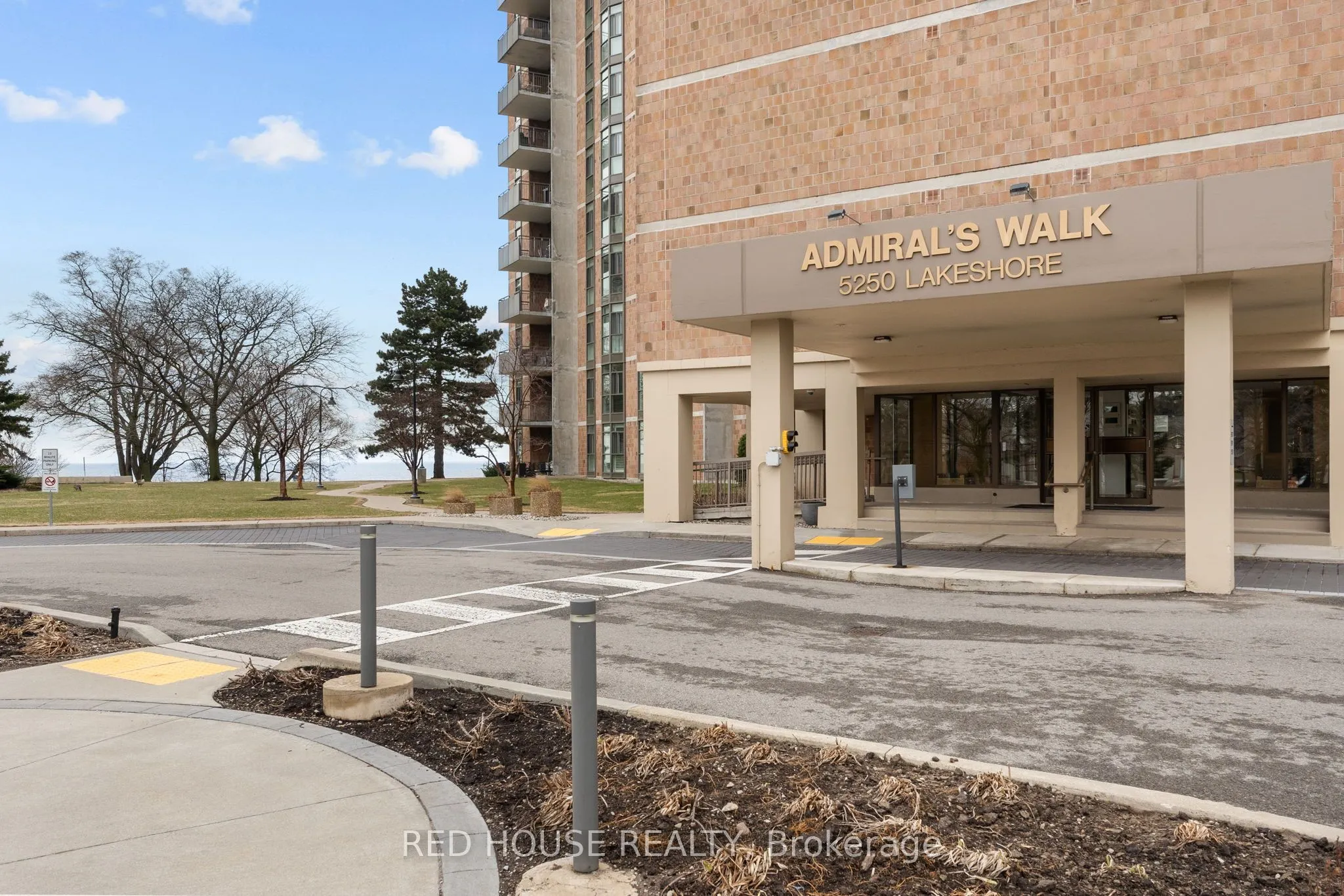 5250 Lakeshore Road, #809