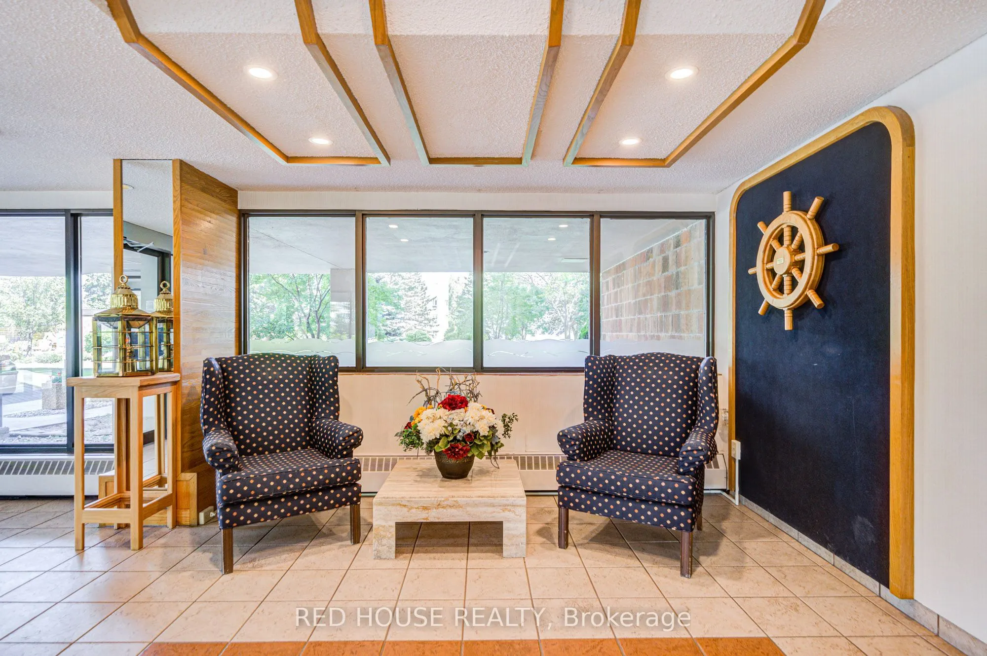 5250 Lakeshore Road, #809