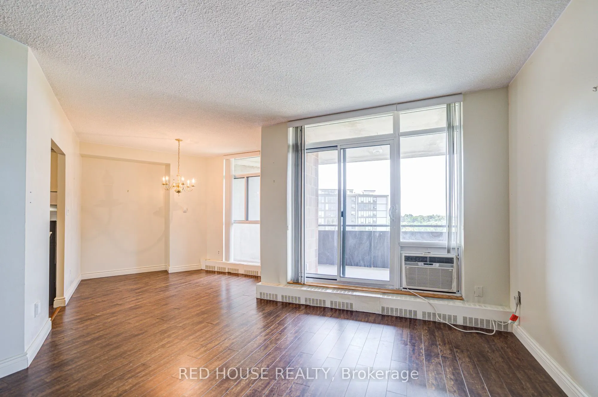 5250 Lakeshore Road, #809
