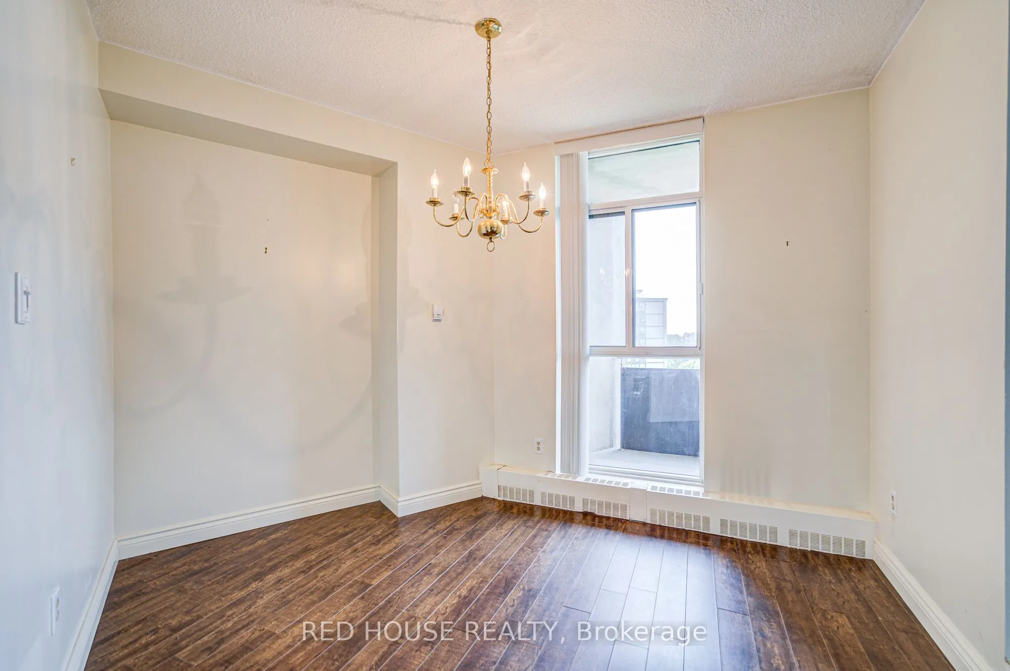 5250 Lakeshore Road, #809