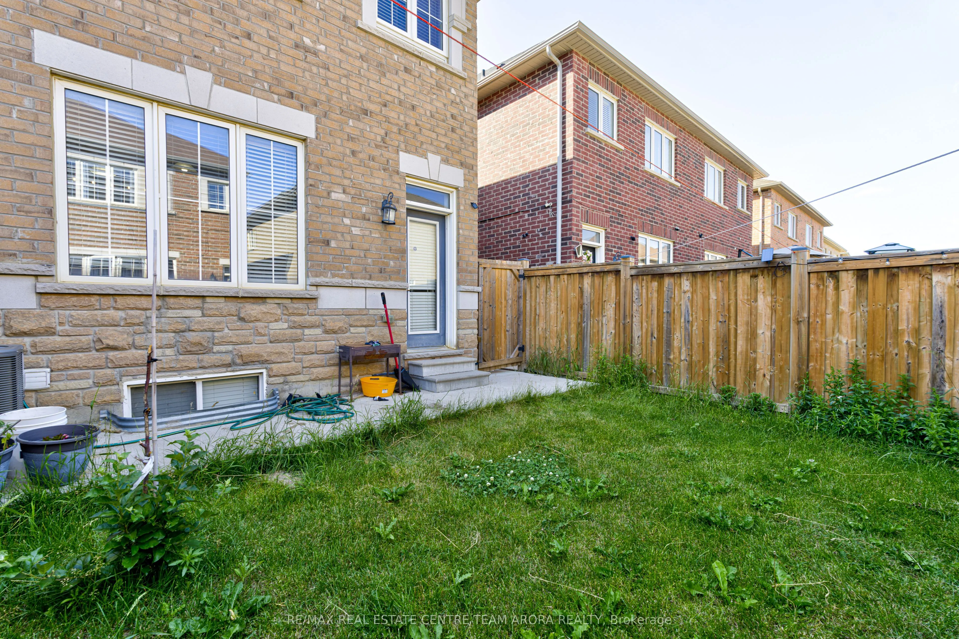157 Baffin Crescent