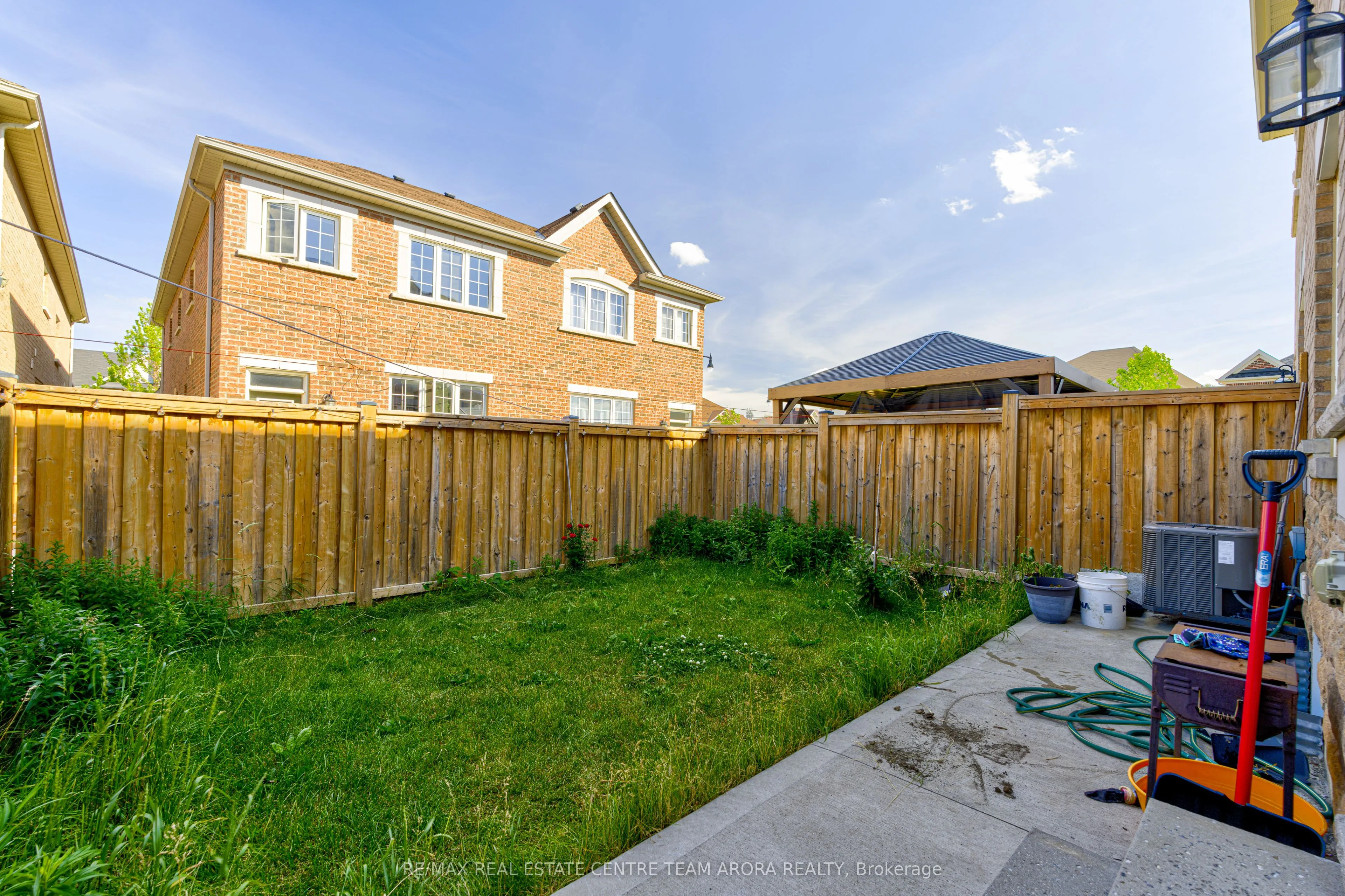 157 Baffin Crescent